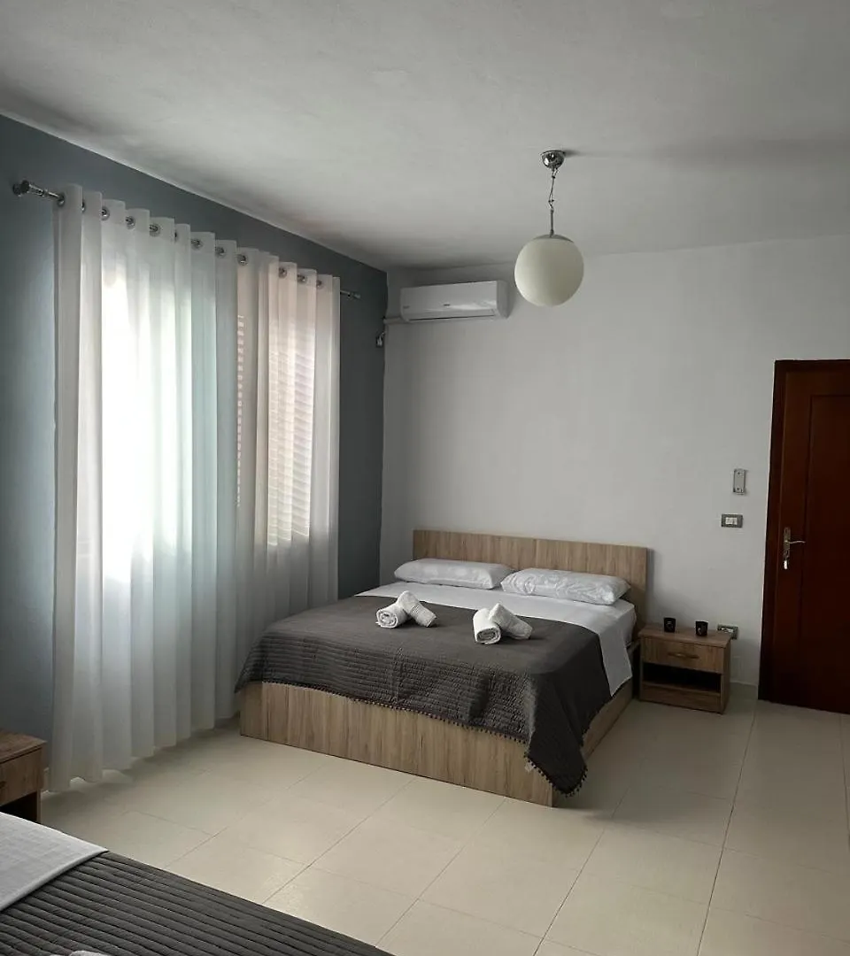 Adore Apartaments Shkodër 0*,